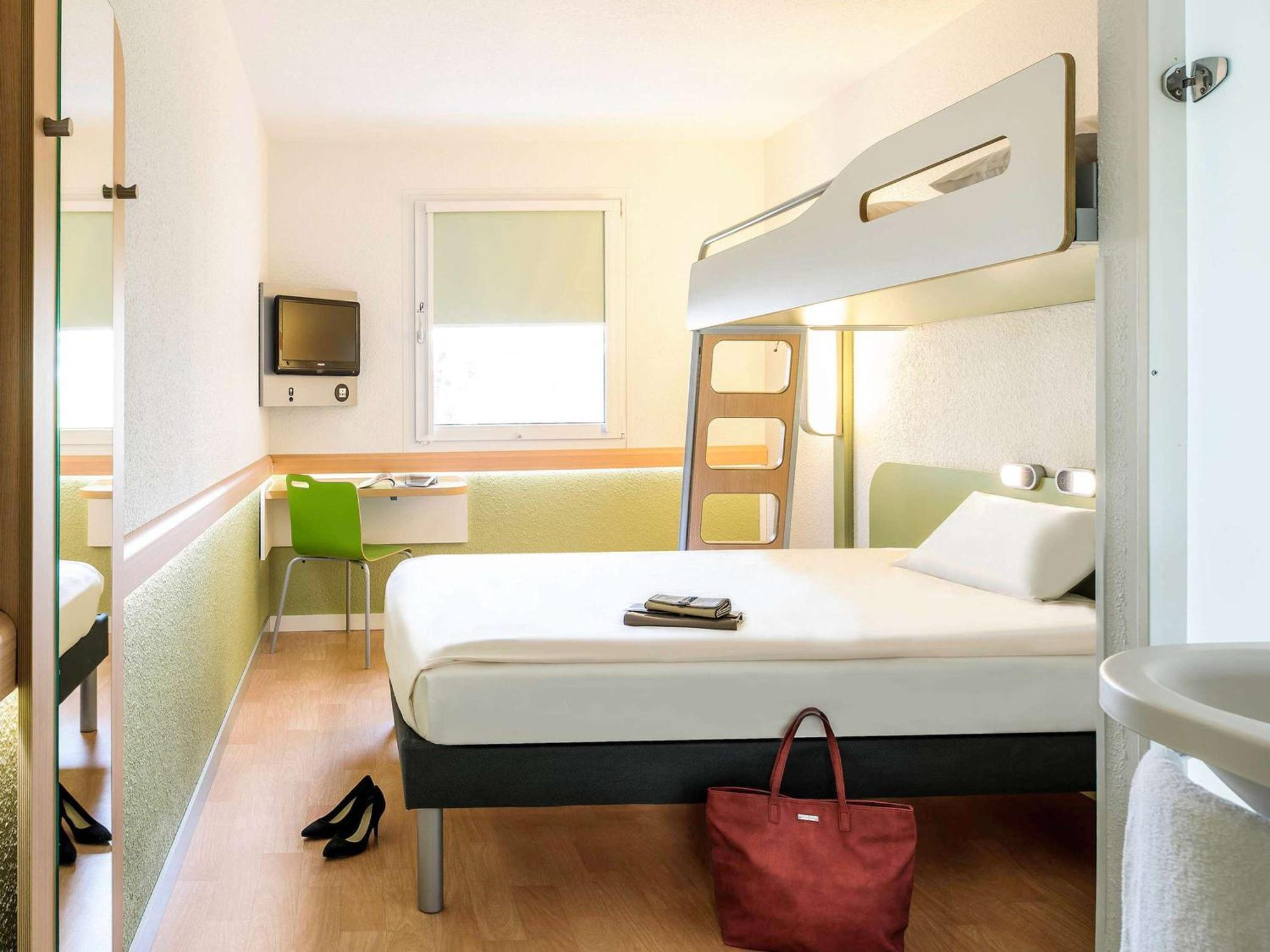 Ibis Budget Нуайон Екстер'єр фото
