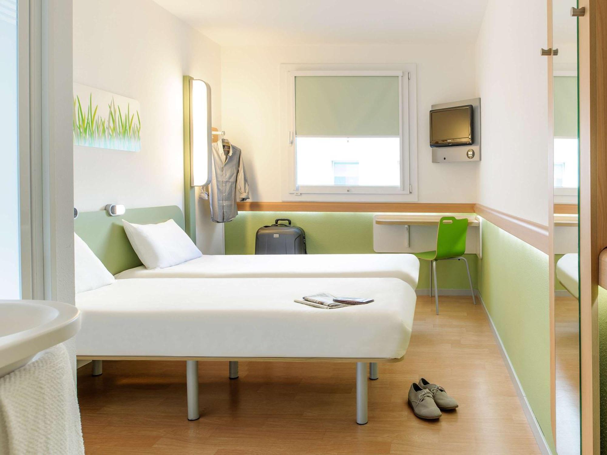 Ibis Budget Нуайон Екстер'єр фото
